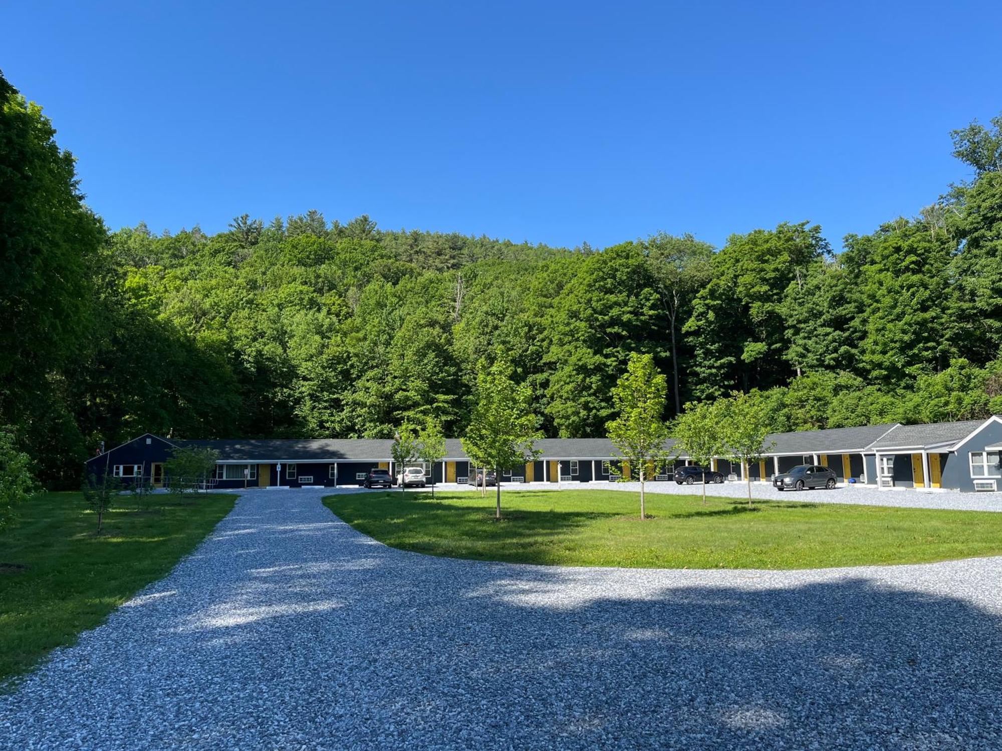 East Rock Inn グレート・バリントン エクステリア 写真