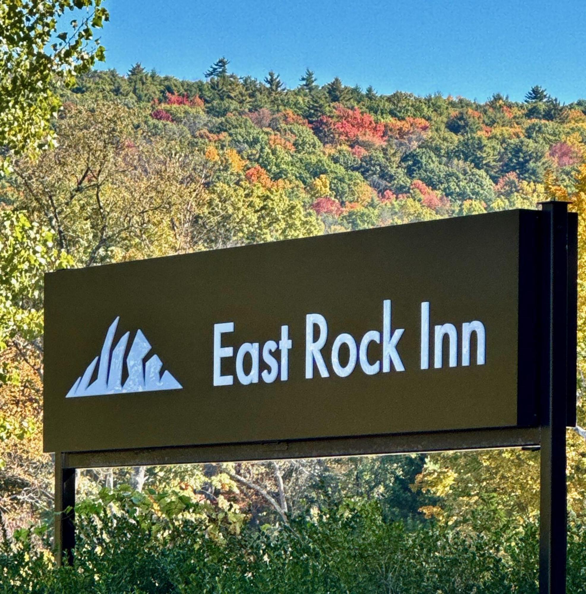 East Rock Inn グレート・バリントン エクステリア 写真