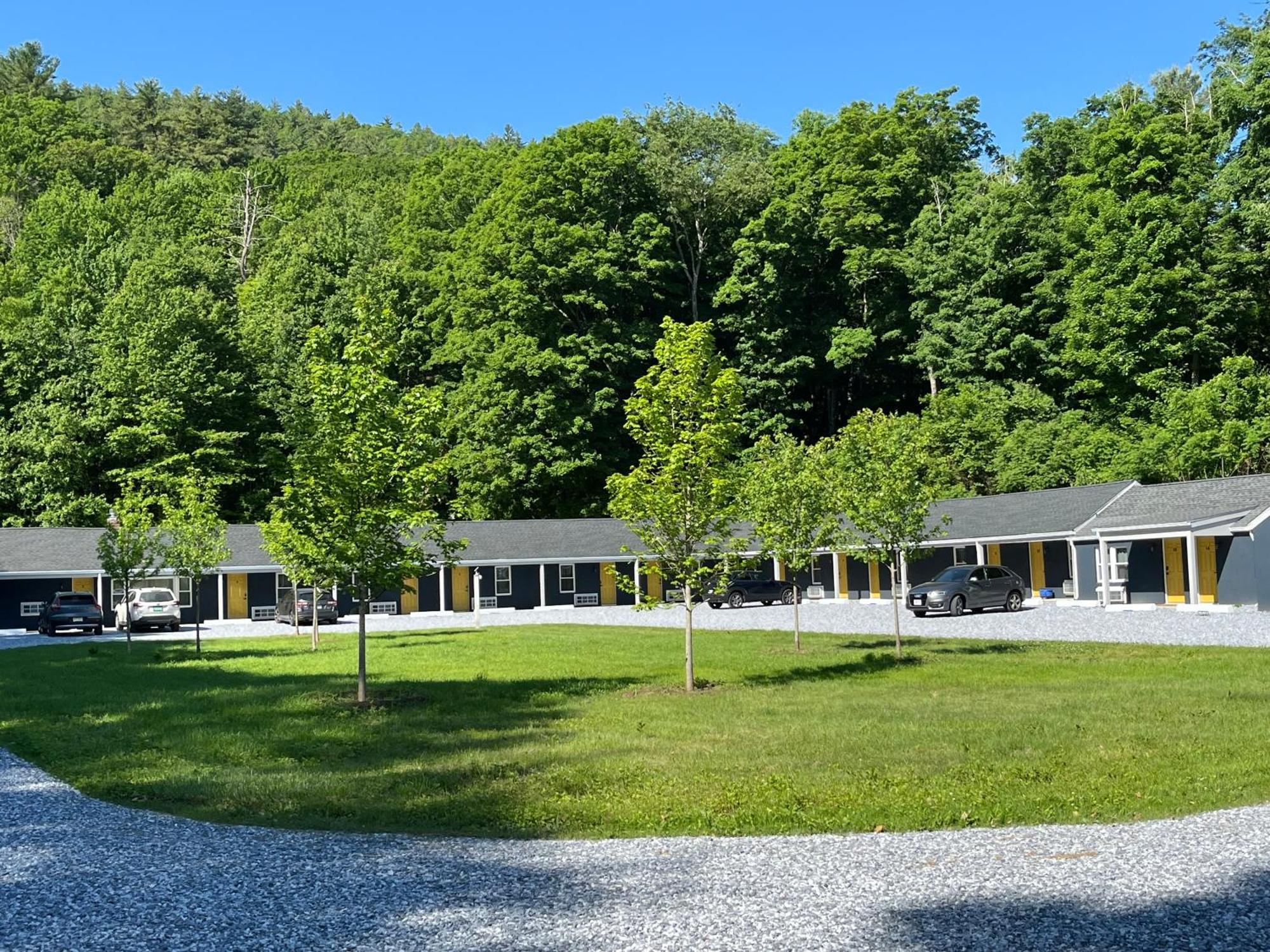 East Rock Inn グレート・バリントン エクステリア 写真